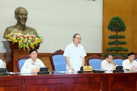 Dep. PM Nguyen Thien Nhan emphasizes more human resource training for Vung Ang Economic Zone at a conference in Hanoi on July 11 (Photo: VPG) Dep. PM Nguyen Thien Nhan emphasizes more human resource training for Vung Ang Economic Zone at a conference in Hanoi on July 11 (Photo: VPG)